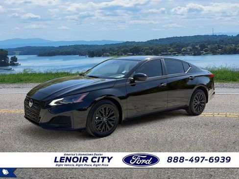 Used 2023 Nissan Altima 2.5 SV w/ SV Premium Package AWD/4WD image 7