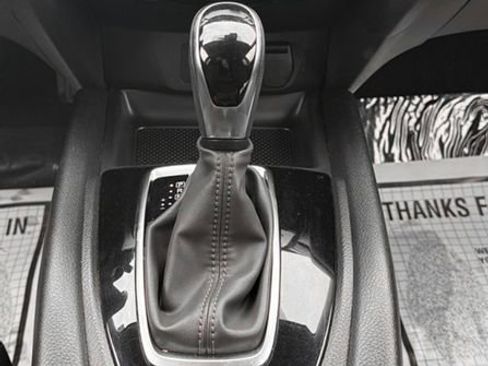Used 2019 Nissan Rogue SV AWD/4WD image 17