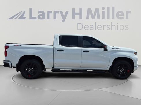 Used 2023 Chevrolet Silverado 1500 RST w/ Redline Edition AWD/4WD image 6