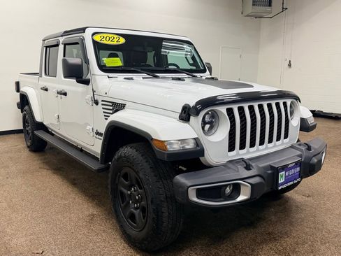 Used 2022 Jeep Gladiator Sport image 8