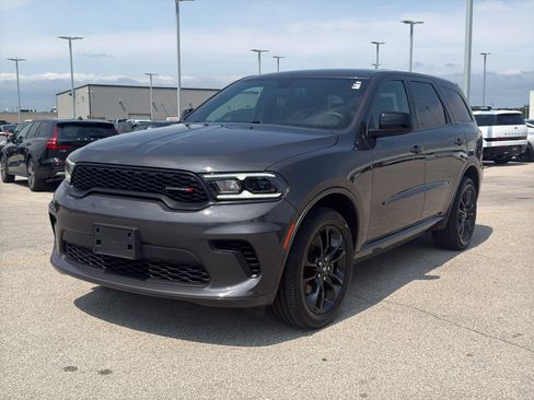Used 2025 Dodge Durango GT AWD/4WD image 2