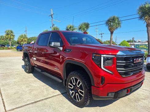 Used 2024 GMC Sierra 1500 AT4 w/ Technology Package image 9