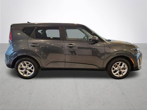 Used 2025 Kia Soul LX w/ LX Technology Package image 6