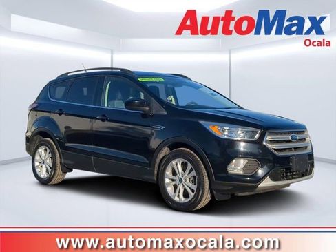 Used 2018 Ford Escape SE w/ SE Sync 3 Package image 1