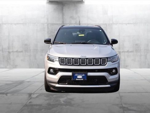 Used 2025 Jeep Compass Limited AWD/4WD image 4