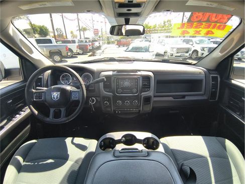 Used 2018 RAM 2500 Tradesman w/ Chrome Appearance Group AWD/4WD image 6