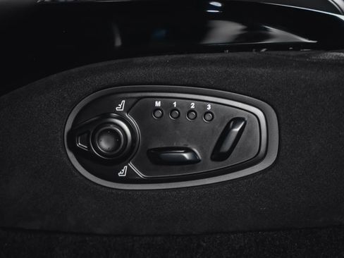 Used 2021 Aston Martin V8 Vantage Coupe image 41