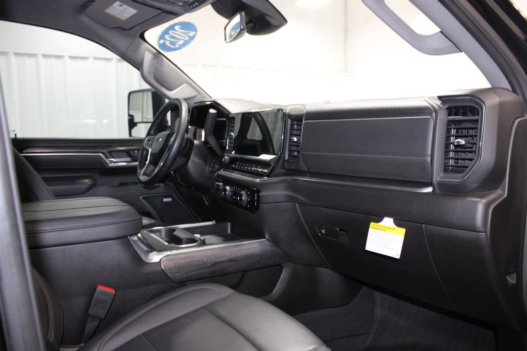 Used 2025 Chevrolet Silverado 2500 LTZ w/ LTZ Plus Package AWD/4WD image 36