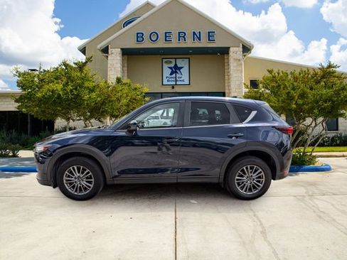 Used 2017 MAZDA CX-5 Touring FWD image 2