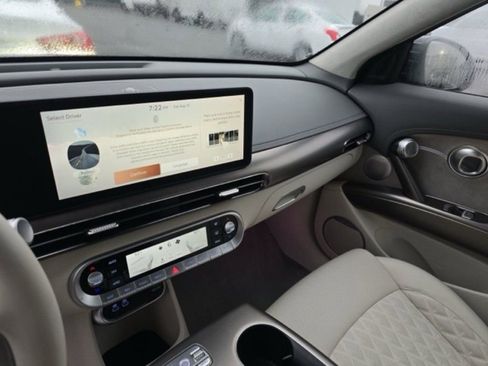 Used 2024 Genesis GV60 Performance image 10