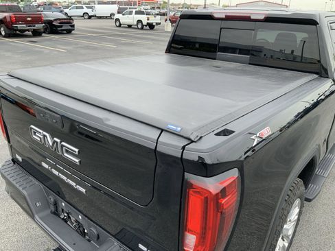 Used 2019 GMC Sierra 1500 SLT w/ SLT Convenience Package AWD/4WD image 17