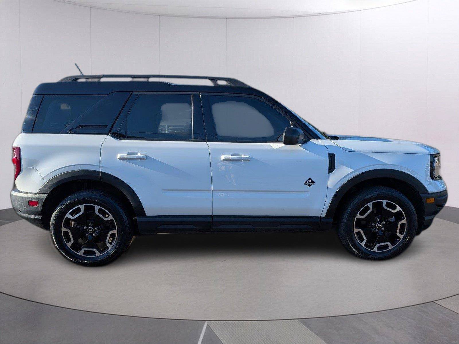 Used 2024 Ford Bronco Sport Outer Banks w/ Tech Package AWD/4WD image 8