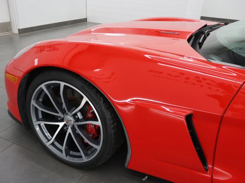 Used 2013 Chevrolet Corvette 427 w/ 1SB Preferred Equipment Group RWD image 29