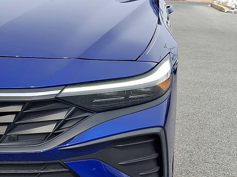 Certified 2024 Hyundai Elantra SE image 10