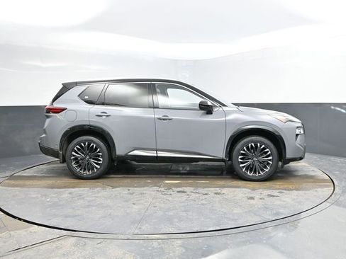 Used 2024 Nissan Rogue Platinum w/ Platinum Premium Package image 12