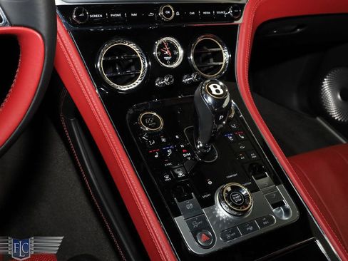 Used 2020 Bentley Continental GT V8 image 25