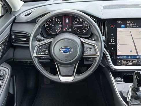 Used 2025 Subaru Outback Premium AWD/4WD image 11