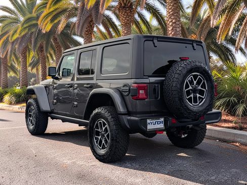 Used 2025 Jeep Wrangler Unlimited Rubicon w/ Convenience Group AWD/4WD image 6