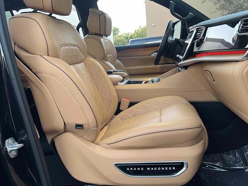 Used 2023 Jeep Grand Wagoneer L Series III image 59