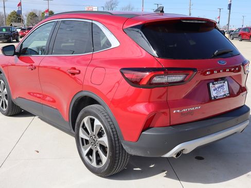 Used 2023 Ford Escape Platinum image 7