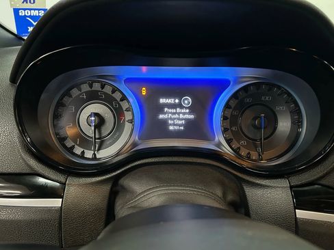 Used 2018 Chrysler 300 S w/ 300S Premium Group image 9