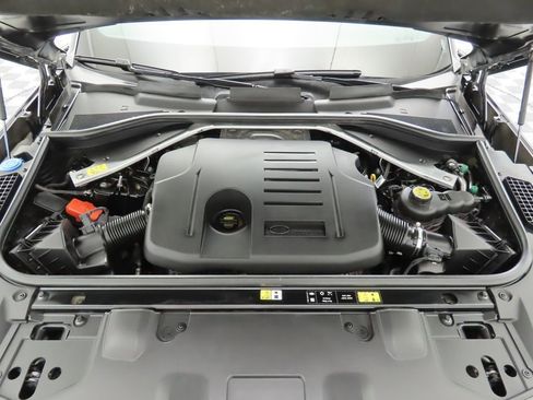 Certified 2024 Land Rover Range Rover SE image 29