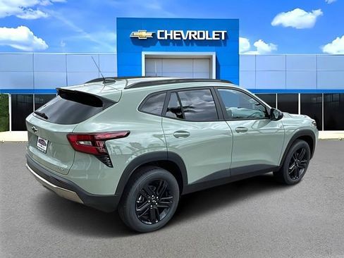 New 2026 Chevrolet Trax ACTIV FWD image 3
