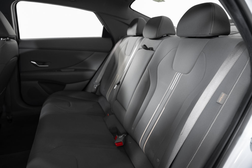 Certified 2025 Hyundai Elantra SEL FWD image 22