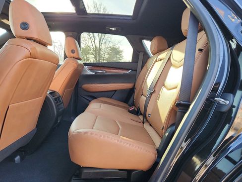 Used 2021 Cadillac XT5 Premium Luxury image 10