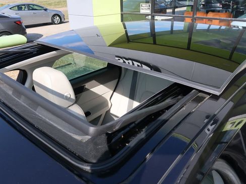 Used 2017 Jaguar XF Prestige image 44