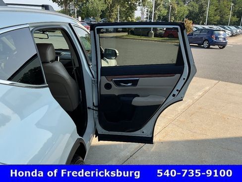 Used 2018 Honda CR-V Touring image 17