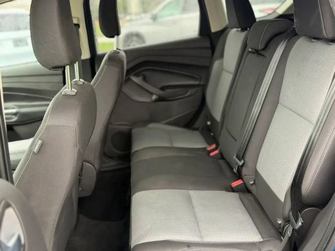 Used 2019 Ford Escape SE FWD image 11