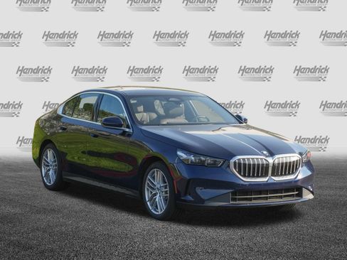 Used 2025 BMW 530i xDrive w/ Executive Package AWD/4WD image 2