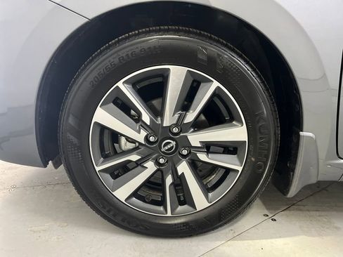 Used 2025 Nissan Versa S w/ S Plus Package image 13