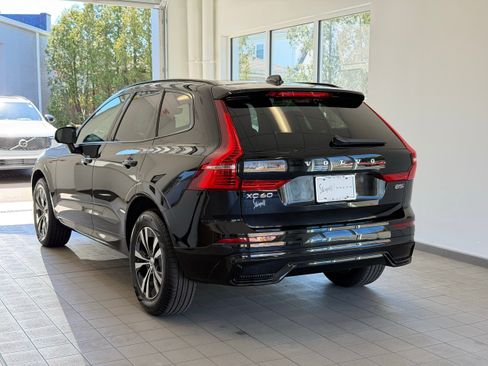 Certified 2025 Volvo XC60 B5 Core AWD/4WD image 8