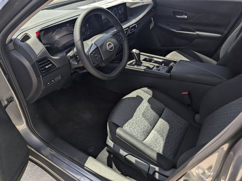 New 2026 Nissan Sentra SV w/ SV Convenience Package FWD image 9