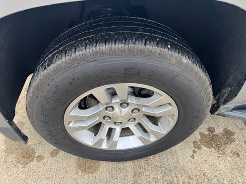 Used 2019 Chevrolet Suburban LT w/ Max Trailering Package image 9