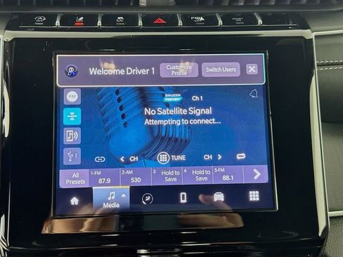 New 2025 Jeep Grand Cherokee L Laredo image 16