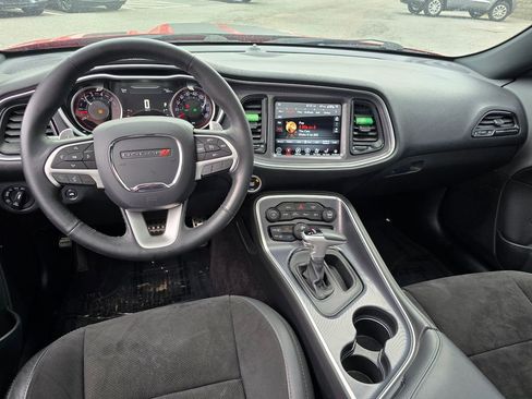 Used 2017 Dodge Challenger R/T Scat Pack w/ Leather Interior Group image 5