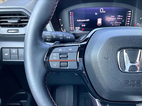 Used 2026 Honda Pilot TrailSport image 24