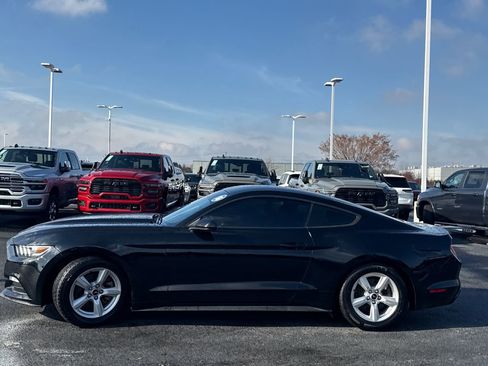 Used 2016 Ford Mustang Coupe image 6