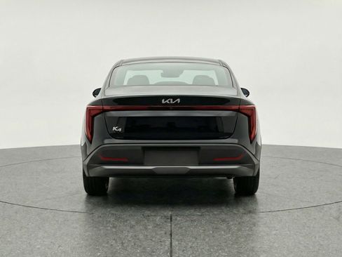 Used 2025 Kia K4 LXS image 7