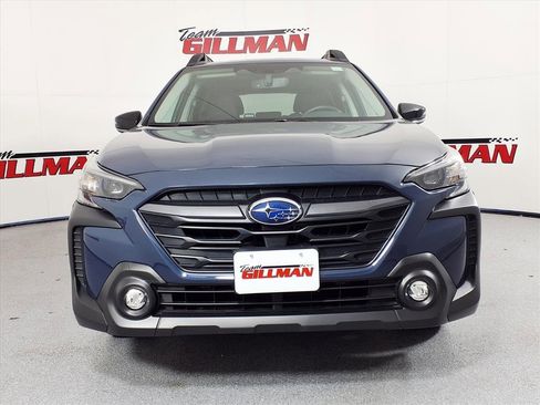 Used 2025 Subaru Outback Premium image 4