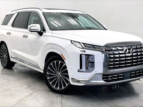 Used 2023 Hyundai Palisade Calligraphy image 11