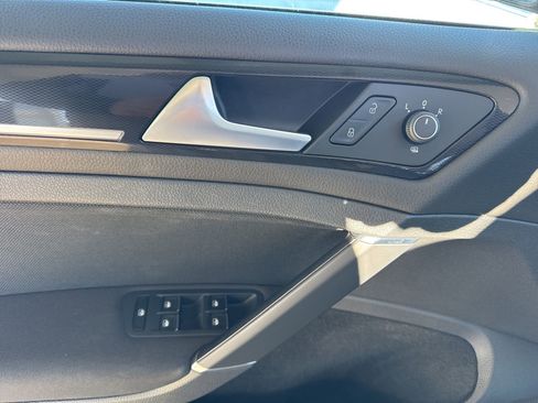 Used 2017 Volkswagen GTI S image 17