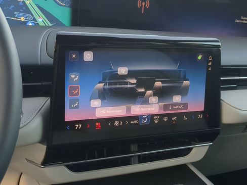 New 2026 Lincoln Nautilus Premier w/ Equipment Group 102A image 18