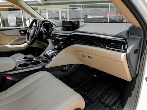 Used 2023 Acura MDX FWD image 12