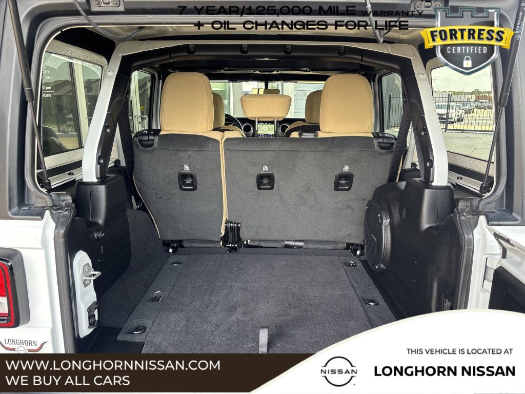 Used 2023 Jeep Wrangler Unlimited Sahara AWD/4WD image 29