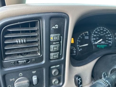 Used 2002 Chevrolet Silverado 2500 LT w/ Off-Road Skid Plate Pkg image 17