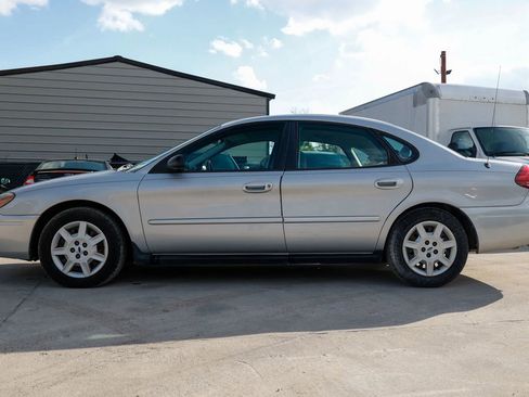 Used 2007 Ford Taurus SE image 3